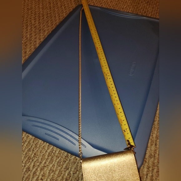 NWT COACH Mini Wallet Crossbody on a Chain, GOLD/GOLD Colorway RARE to find - Picture 9 of 10